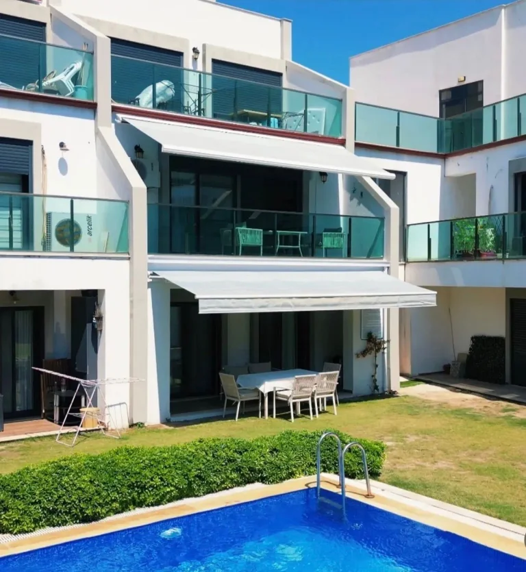 Çeşme Alaçatı'da Büyük Aile Villası | Ultra Geniş ve Konforlu