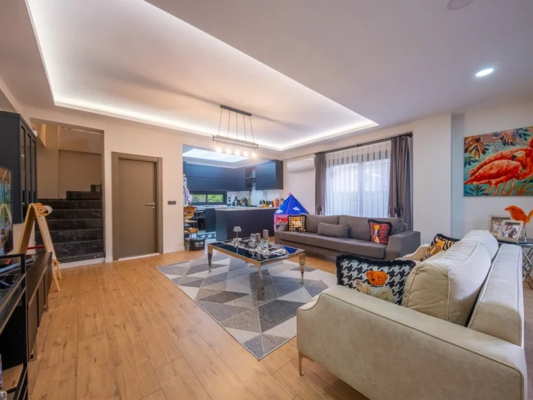 Urla’da Ultra Geniş 6+1 Deniz Manzaralı Lüks Villa — Urla, İzmir