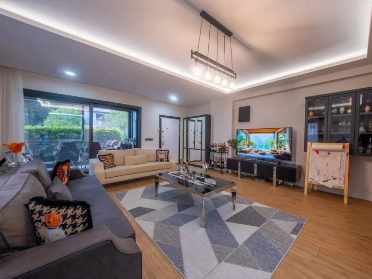 Urla’da Ultra Geniş 6+1 Deniz Manzaralı Lüks Villa — Urla, İzmir
