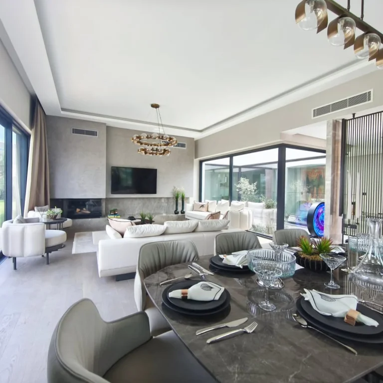 Urla İskele’de Denize Sıfır Tadında, Dev Bahçeli, 8 Kişilik Ultra Lüks Doğa Malikanesi — Urla, İzmir