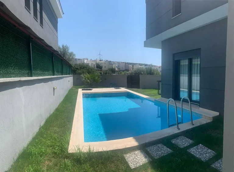 Villa Stone Pearl – Alaçatı Merkezde 3+1, Müstakil Havuzlu Günlük Kiralık Lüks Villa