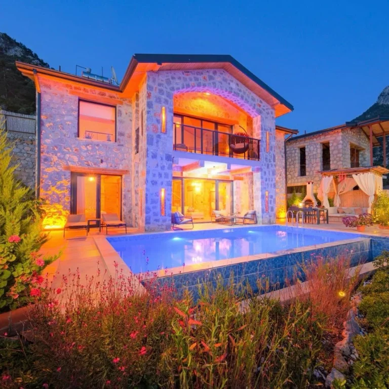 Villa Kirme Bahçe – Fethiye’de 3+1, Açık Havuzlu, Doğa Manzaralı Günlük Kiralık Villa