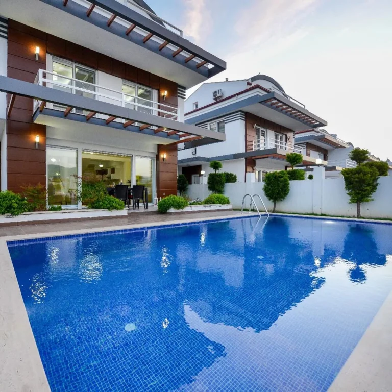 Villa Denizköy 4+1 – Fethiye Çiftlik’te Deniz Manzaralı, Havuzlu Tripleks Villa