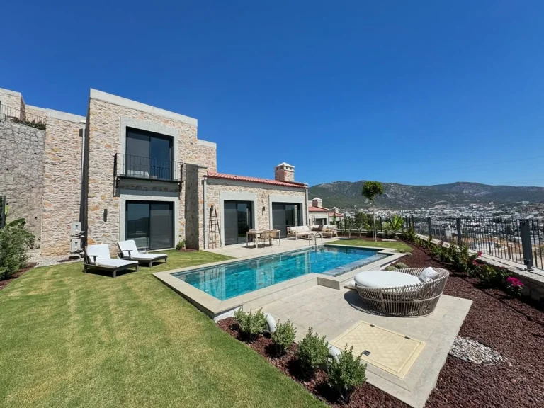 Villa Ege Taş – Ortakent Deniz Manzaralı 3+1 Müstakil Taş Villa
