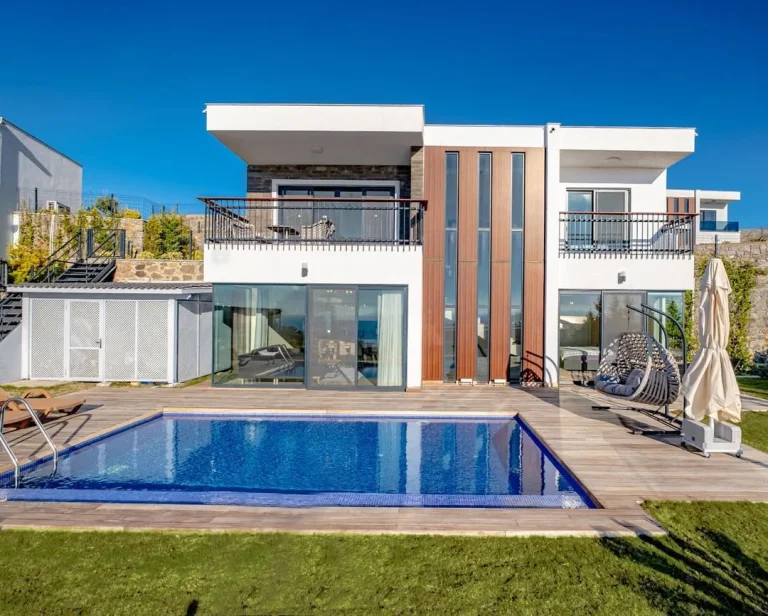 Yalıkavak’ta Deniz ve Marina Manzaralı 3+1 Lüks Kiralık Villa – Villa Maris