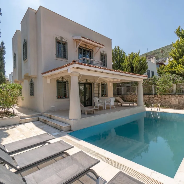 Bodrum’da Denize Yakın Özel Havuzlu Lüks Kiralık Villa – Villa Azure