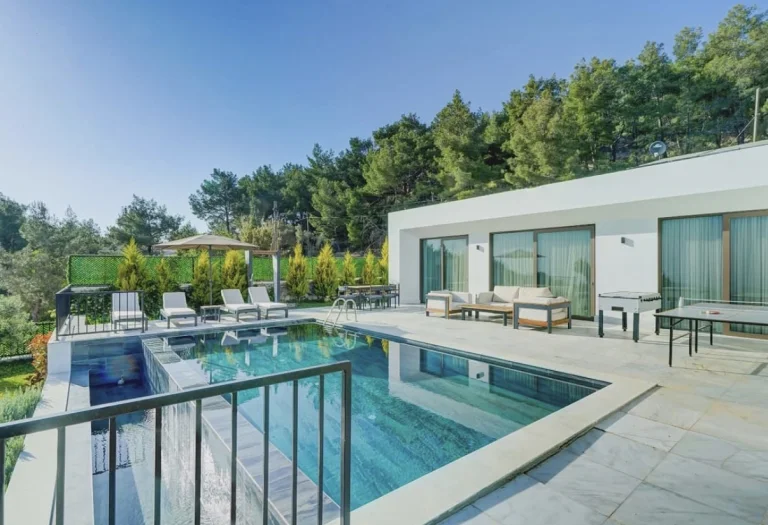 Villa Pluto-1 – Kalkan’da Özel Havuzlu & Jakuzi Keyfi ile Lüks Tatil Villası