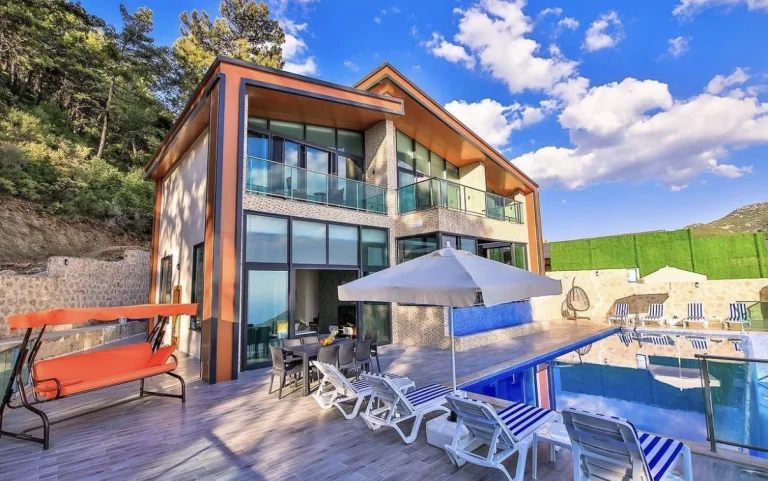 Villa Kalist 1 – Kalkan’da 4 Suit Odalı Deniz Manzaralı Özel Havuzlu Villa (8 Kişilik)