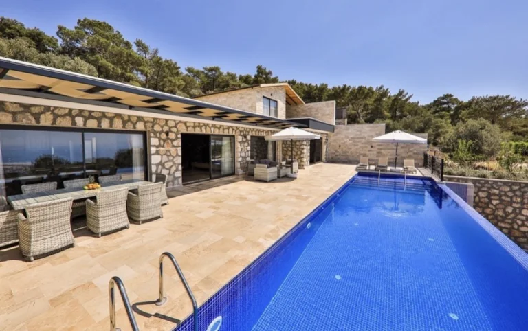 Villa Kızıl Güneş – Kalkan’da 3 Suit Odalı Lüks Deniz & Doğa Manzaralı Villa (6 Kişilik) — Kalkan, Kaş
