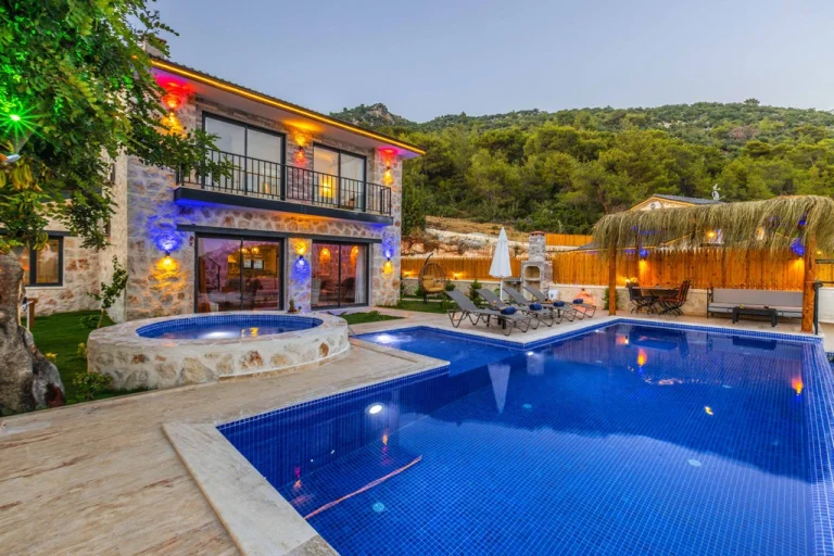 Villa Rose 3 – Kalkan Çavdır’da 2 Yatak Odalı, 4 Kişilik Muhafazakar Özel Havuzlu Villa