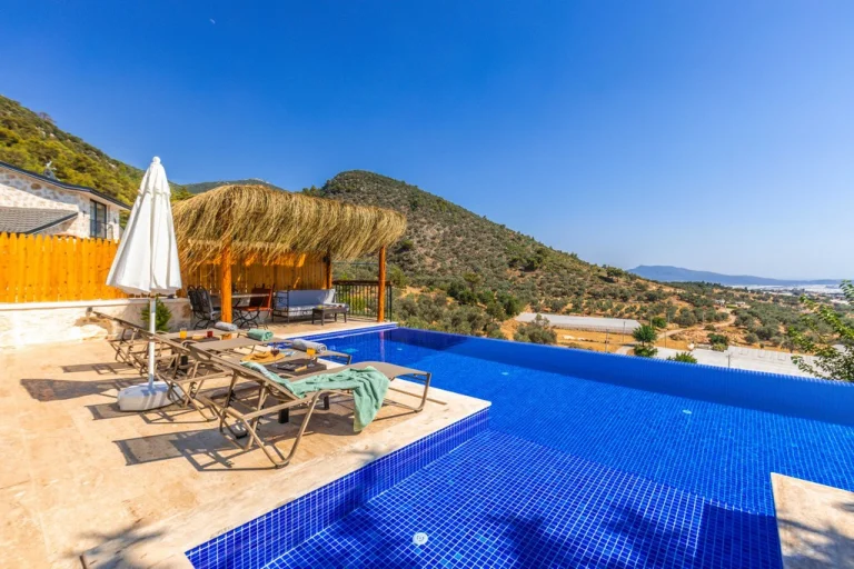Villa Rose 3 – Kalkan Çavdır’da 2 Yatak Odalı, 4 Kişilik Muhafazakar Özel Havuzlu Villa — Kalkan, Kaş