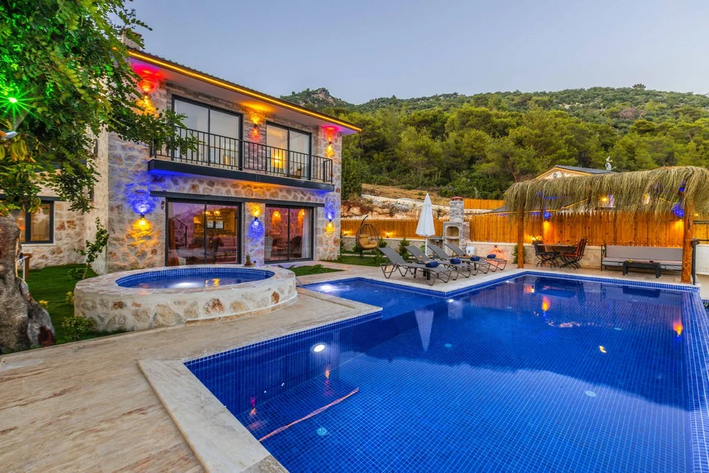 Villa Rose 3 – Kalkan Çavdır’da 2 Yatak Odalı, 4 Kişilik Muhafazakar Özel Havuzlu Villa — Kalkan, Kaş
