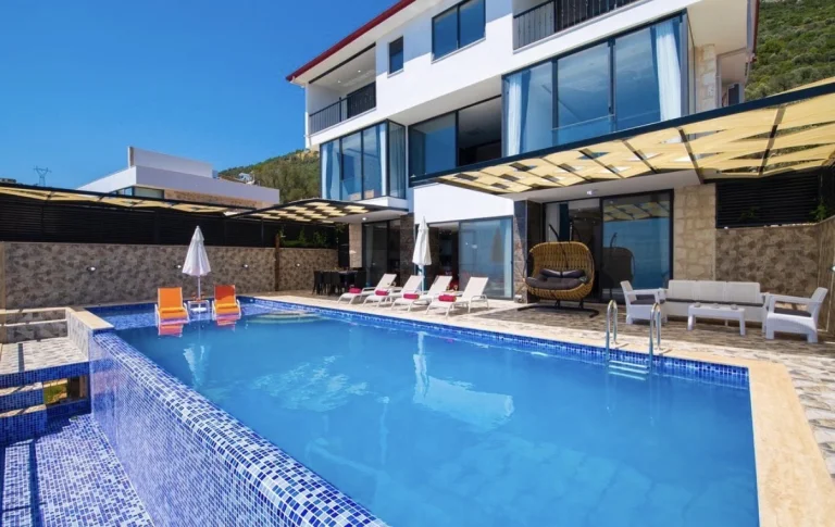 4 Yatak Odalı | Kapalı Isıtmalı Havuzlu Lüks Villa – Kaş Antalya