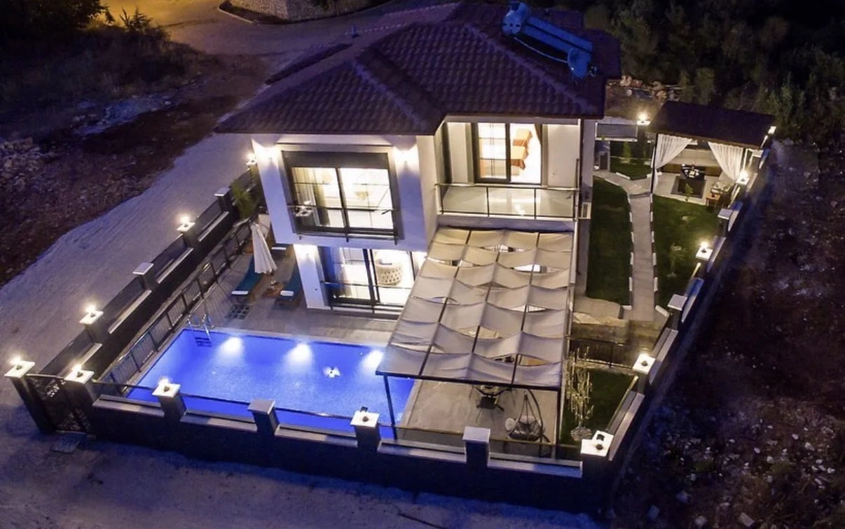 Villa Bulut | Kaş’ta Jakuzili Korunaklı Havuzlu Lüks Villa — Kaş, Antalya