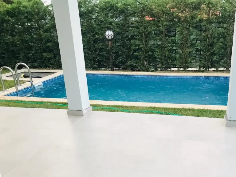Sapanca'da Göl Manzaralı, Geniş Bahçeli, Isıtmalı Havuzlu, Kiralık Villa — Sapanca, Sakarya