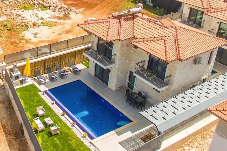 Villa Zeytinlik | Kaş Andifli’de Geniş Bahçeli Özel Havuzlu Konforlu Villa