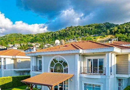 Sapanca'da Doğa Manzaralı, Özel Isıtmalı Havuzlu, Lüks Villa — Sapanca, Sakarya