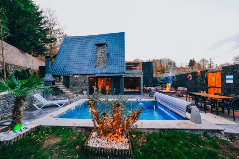 Sapanca Memnuniye'de Kalabalık Ailelere Uygun, Jakuzili, Kiralık Bungalov — Sapanca, Sakarya