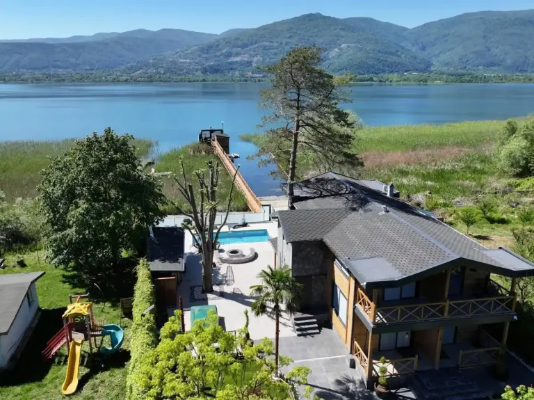Kartepe Eşme'de Göle Sıfır, Isıtmalı Havuzlu, Jakuzili Lüks Villa