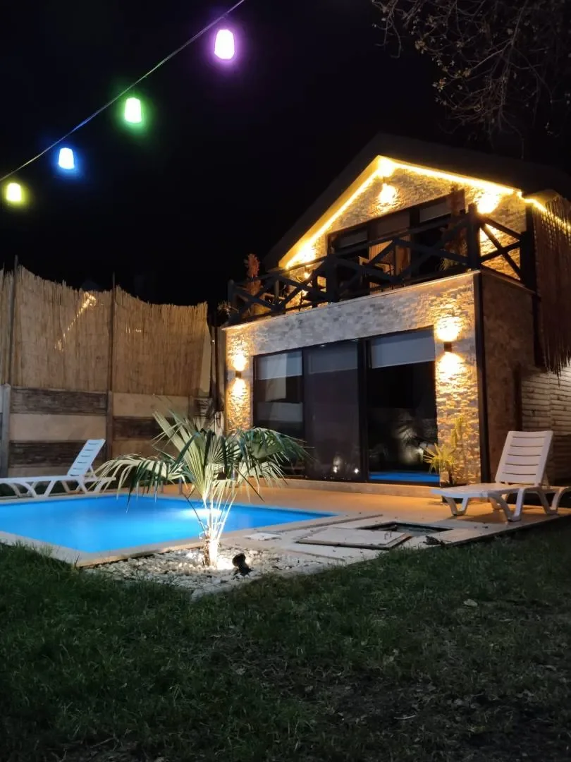 Sapanca'da Rüstempaşa'da Doğa İçerisinde, Özel Havuzlu, Kiralık Bungalov — Sapanca, Sakarya