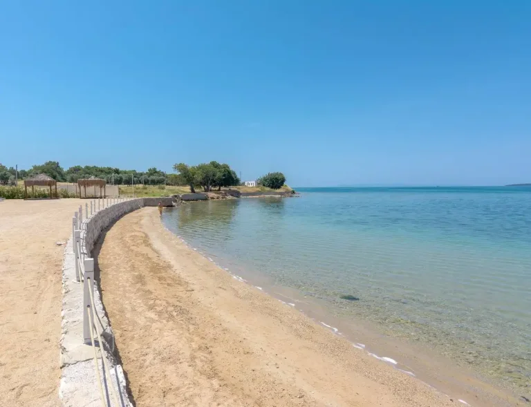 Didim Akbük’te Denize Sıfır, Eşsiz Manzaralı, Konforlu Tatil Villası — Didim, Aydın
