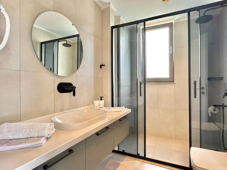 🏡 Kemer Çamyuva’da Elverişli Konumda, Özel Havuzlu, Modern Villa — Kemer, Antalya