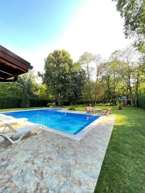 Sakarya Sapanca'da Elverişli Konumda, Özel Havuzlu, Geniş Villa — Sapanca, Sakarya