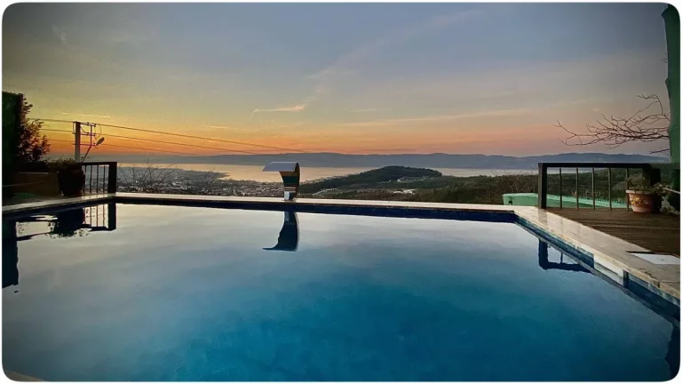Sapanca Hacımercan'da Göl Manzaralı, Isıtmalı Havuzlu, Kiralık Bungalov — Sapanca, Sakarya