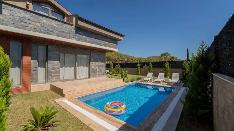 🏝️ Antalya Kemer’de Denize Yakın, Özel Havuzlu Lüks Villa (Sadece Aile)