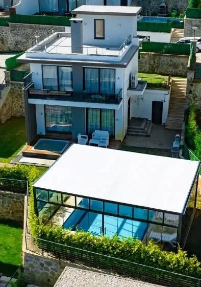 Sapanca Güldibi'nde Çekirdek Ailelere Uygun, Kapalı Havuzlu, Kiralık Villa
