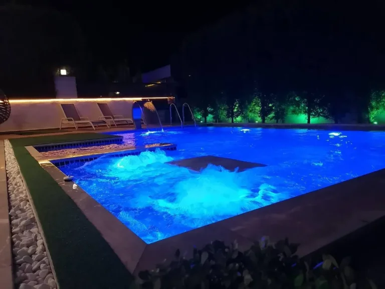 Kemer Çamyuva’da Modern Tasarımlı, Isıtmalı Havuzlu, Bahçeli Villa — Kemer, Antalya