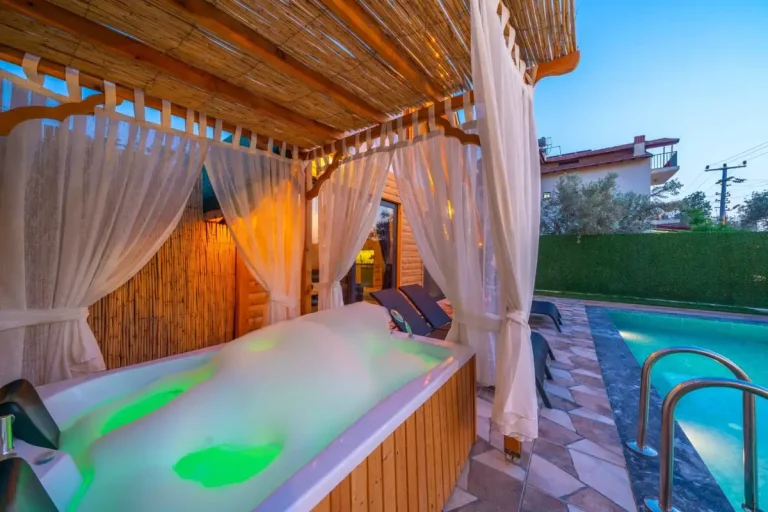 Fethiye Ölüdeniz'de Nezih Konumda, Özel Havuzlu, Lüks Bungalov — Fethiye, Muğla