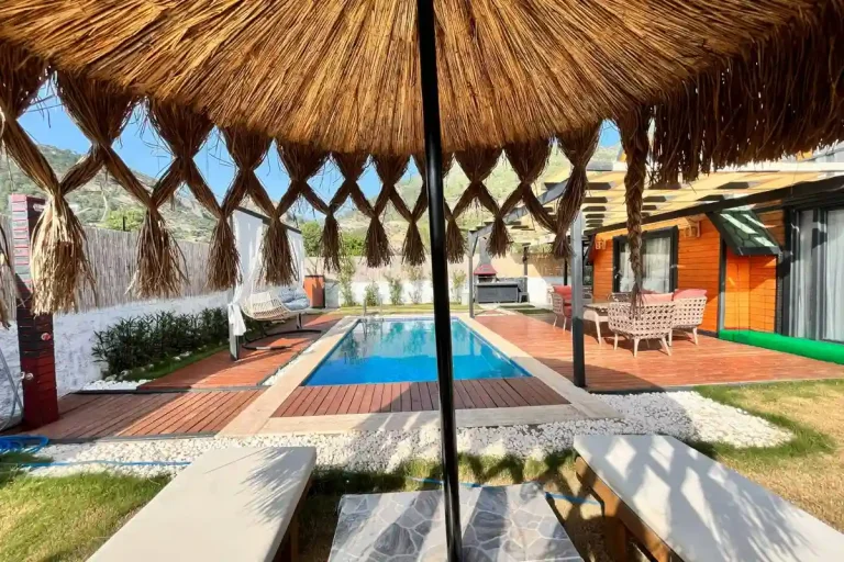 Fethiye Yeşilüzümlü'de Doğa Manzaralı, Özel Havuzlu, Kiralık Bungalov — Fethiye, Muğla