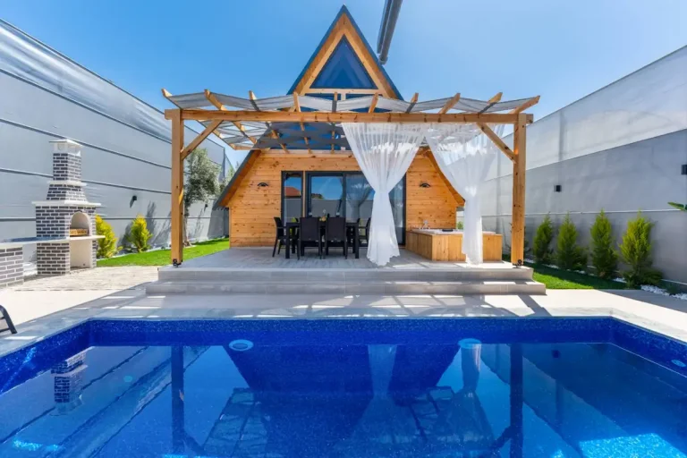 Fethiye Karaçulha'da Doğa İle İç İçe, Özel Havuzlu, Kiralık Bungalov