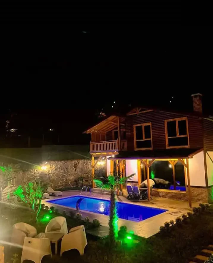 Sapanca Kırkpınar'da Doğa İçerisinde, Özel Havuzlu, Modern Bungalov