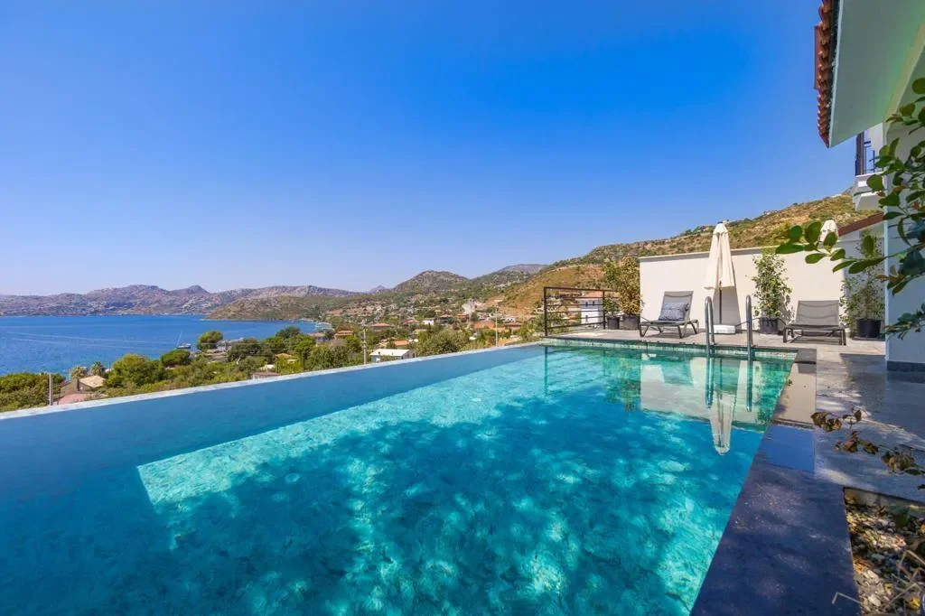 🏡 Marmaris’te Harika Doğa İçerisinde, Sonsuzluk Havuzlu Lüks Villa — Marmaris, Muğla