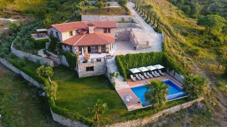 Marmaris Selimiye'de Geniş Alanlara Sahip, Özel Havuzlu, Modern Villa — Marmaris, Muğla