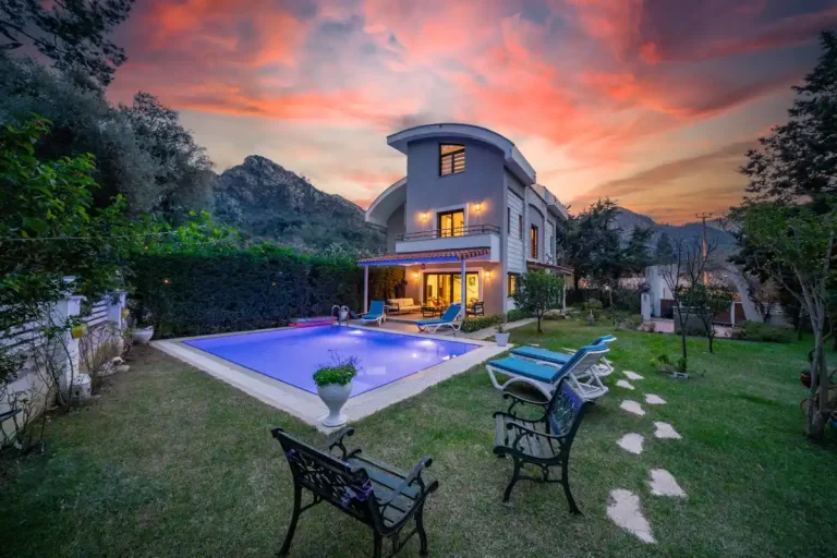Muğla Marmaris'te Huzurlu Konumda, Özel Havuzlu, Kiralık Villa