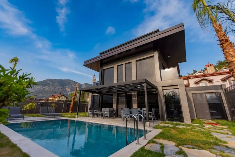 Fethiye Göcek'te Yemyeşil Bahçeli, Özel Havuzlu, Kiralık Villa — Fethiye, Muğla