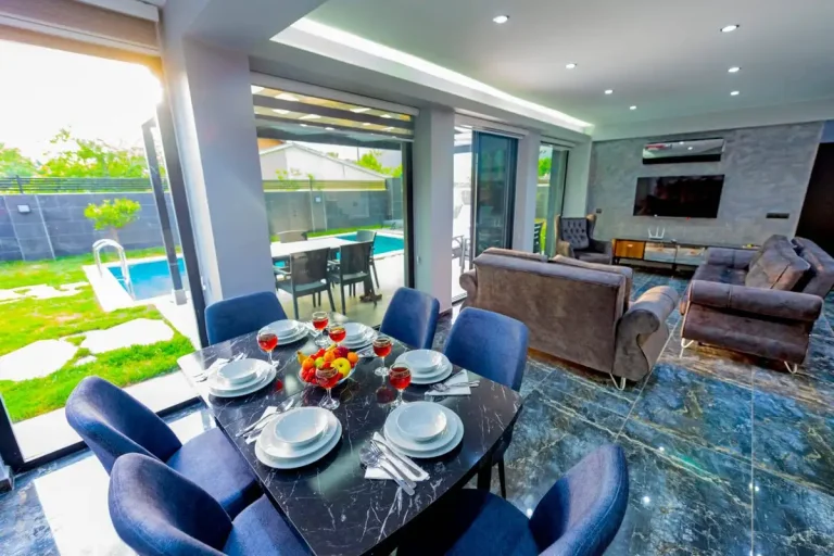Fethiye Göcek'te Yemyeşil Bahçeli, Özel Havuzlu, Kiralık Villa — Fethiye, Muğla