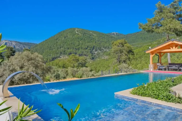 Fethiye'de Lüks Tasarımlı, Özel Havuzlu, Tenis Kortlu, Taş Villa — Fethiye, Muğla