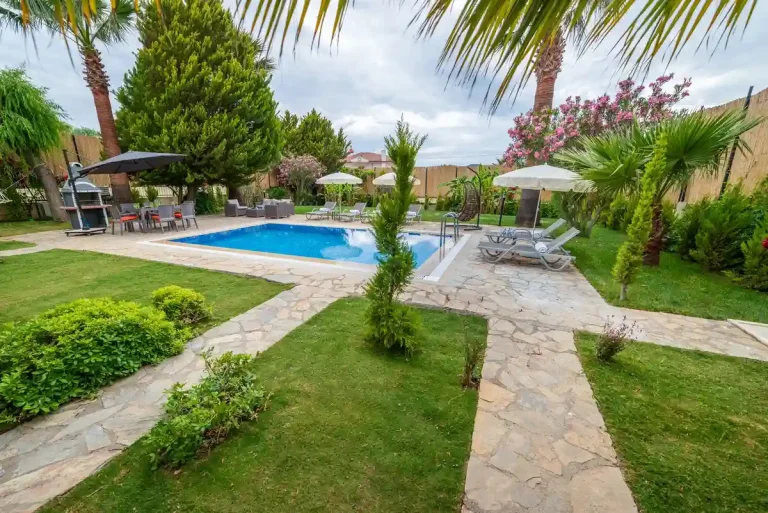 Ölüdeniz'de Modern Görünümlü, Özel Havuzlu, Kiralık Villa — Fethiye, Muğla