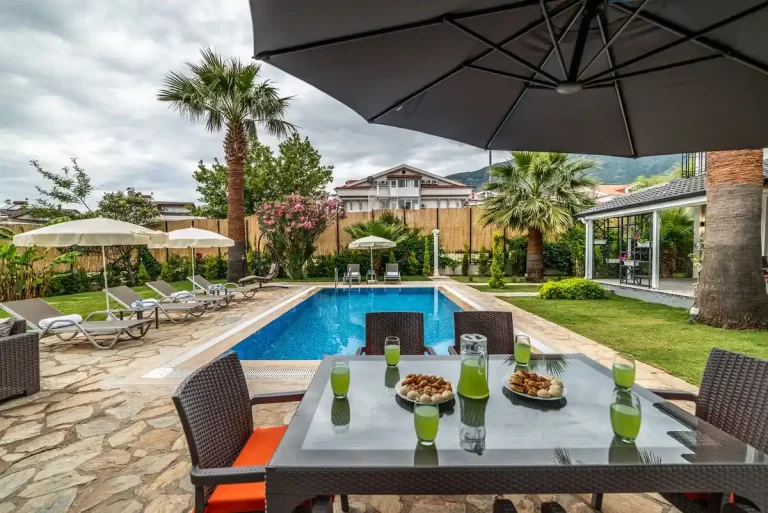 Ölüdeniz'de Modern Görünümlü, Özel Havuzlu, Kiralık Villa — Fethiye, Muğla