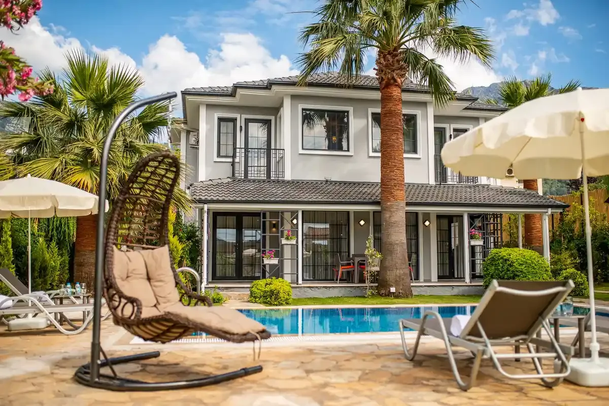 Ölüdeniz'de Modern Görünümlü, Özel Havuzlu, Kiralık Villa — Fethiye, Muğla