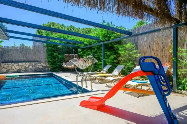 Fethiye Babataşı'nda Elverişli Konumda, Özel Havuzlu, Kiralık Villa — Fethiye, Muğla